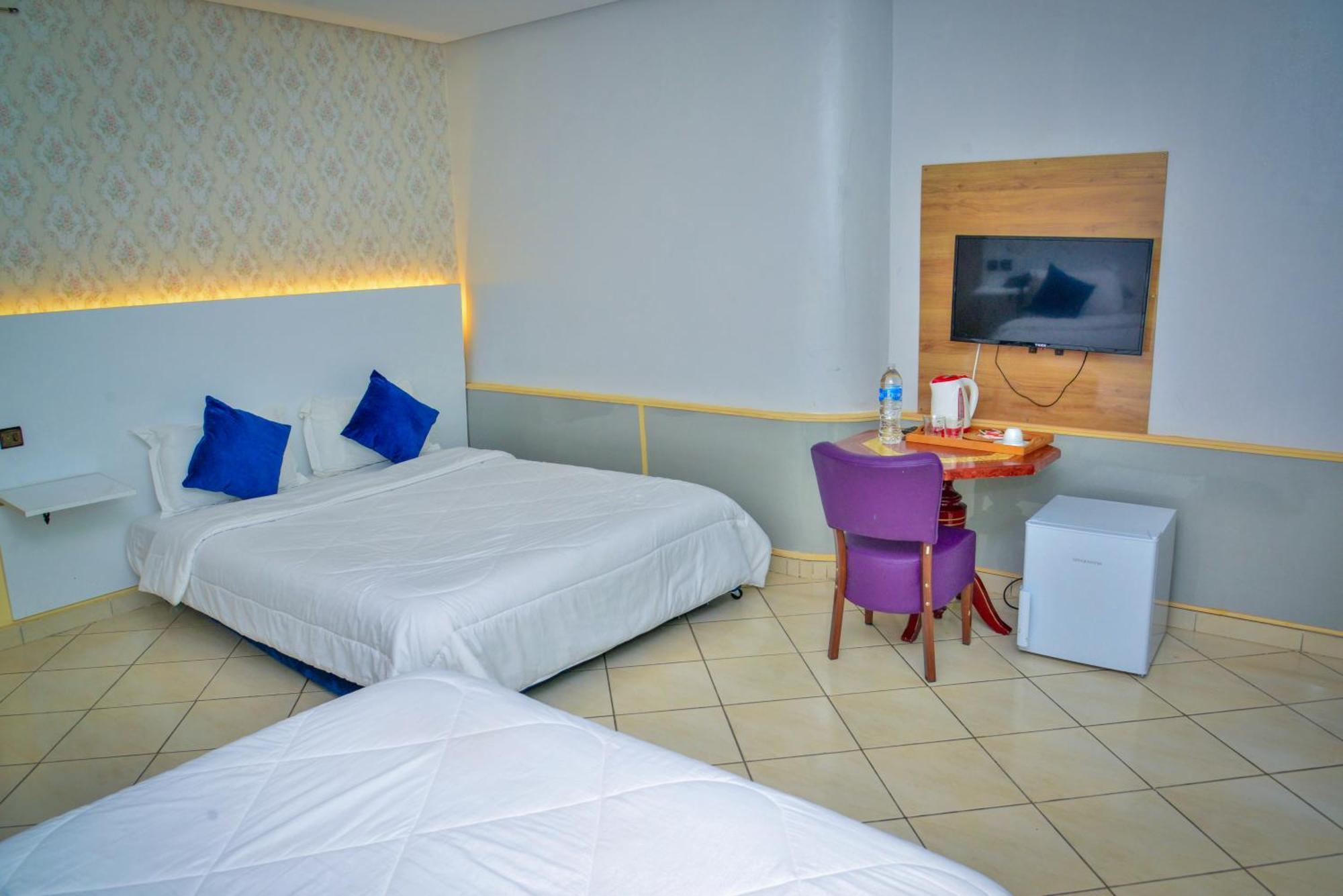 Free Zone Hotel Gzennaia Экстерьер фото