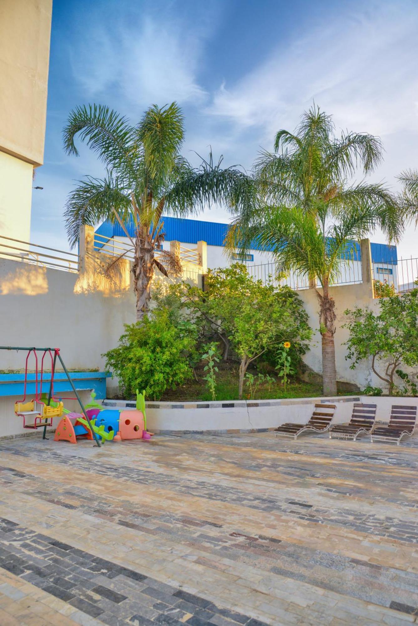 Free Zone Hotel Gzennaia Экстерьер фото