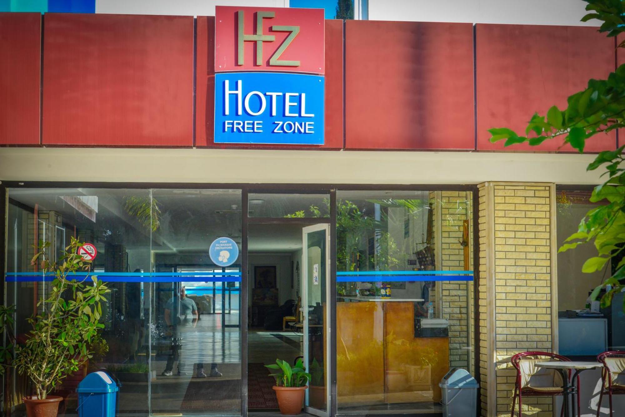 Free Zone Hotel Gzennaia Экстерьер фото