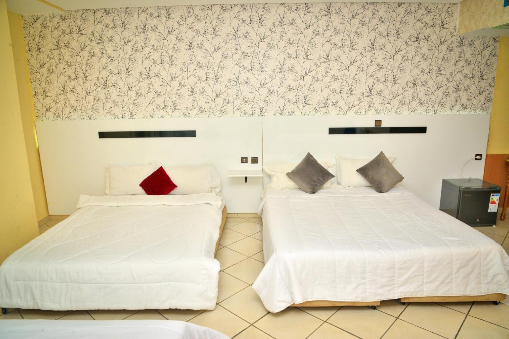 Free Zone Hotel Gzennaia Экстерьер фото